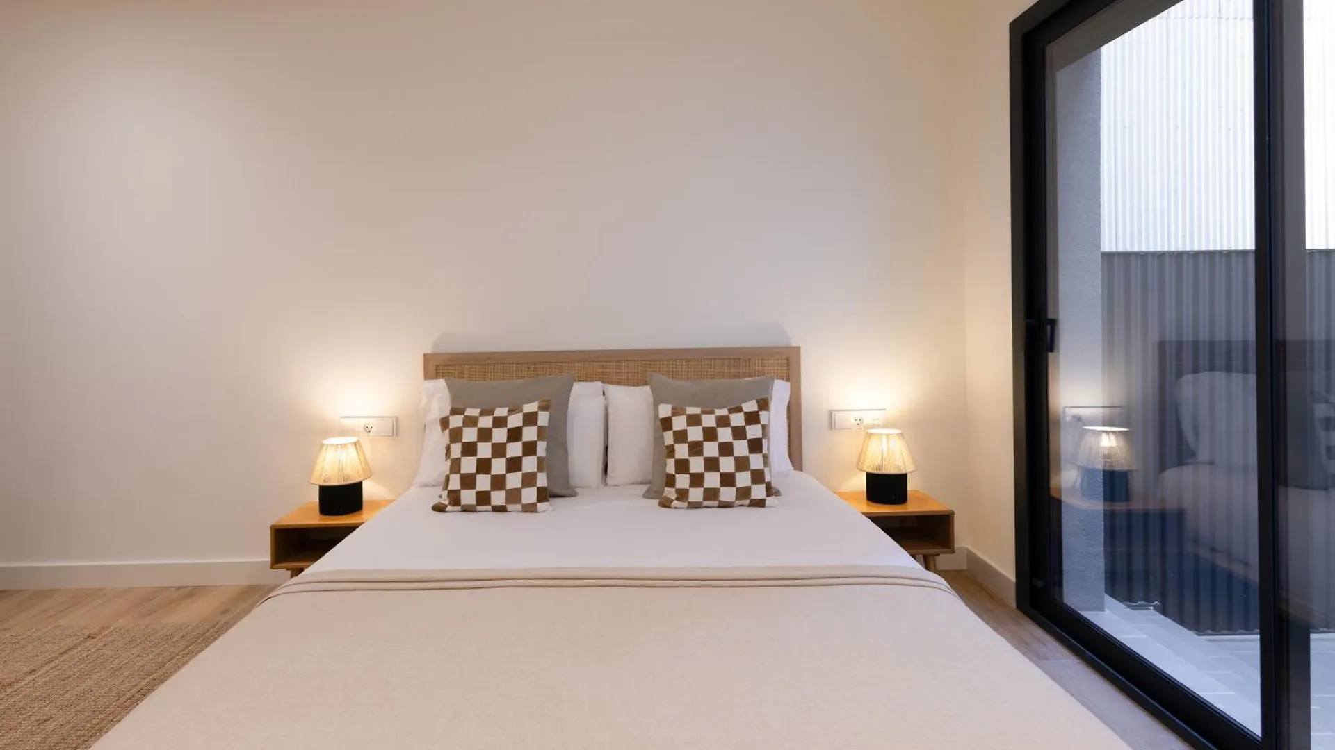 Stay U-Nique Apartments Font Bcn L'Hospitalet de Llobregat 0*,